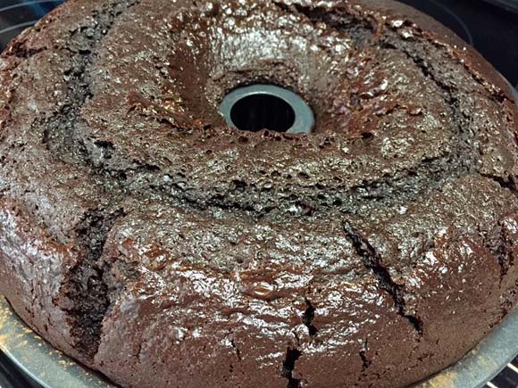 choc-gingerbread-bundt-in-pan