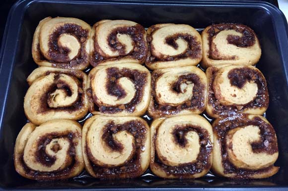 cinn-rolls-baked